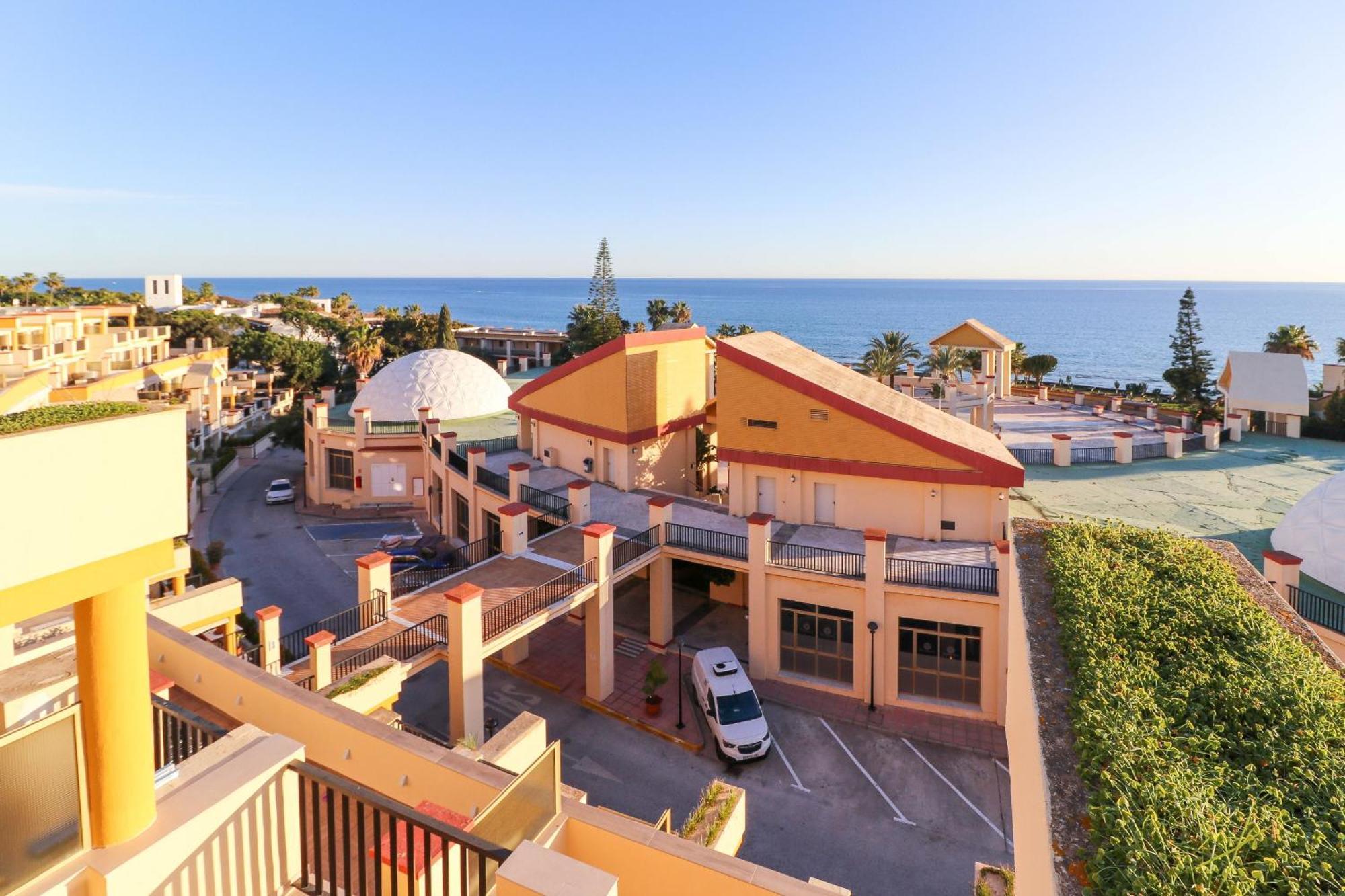 Romana Playa By The Apartemen